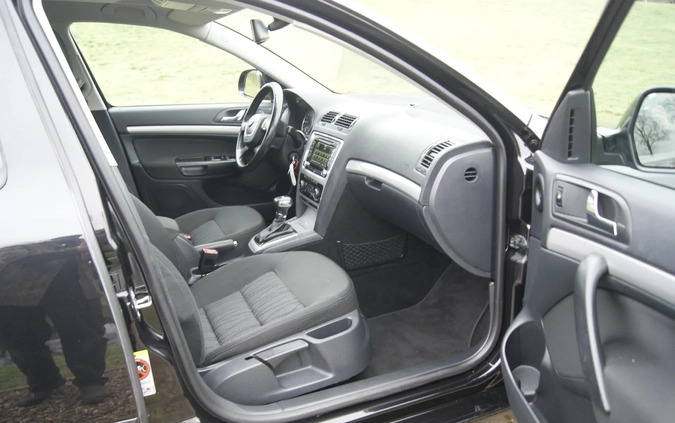 Skoda Octavia cena 21500 przebieg: 275744, rok produkcji 2009 z Rawicz małe 352